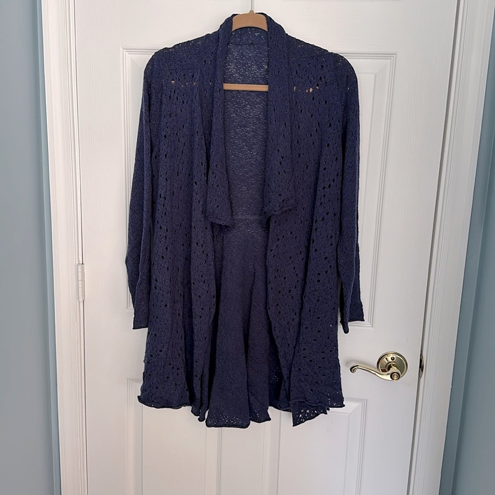 Merino Wool Sweater in a Swing Style Size Large